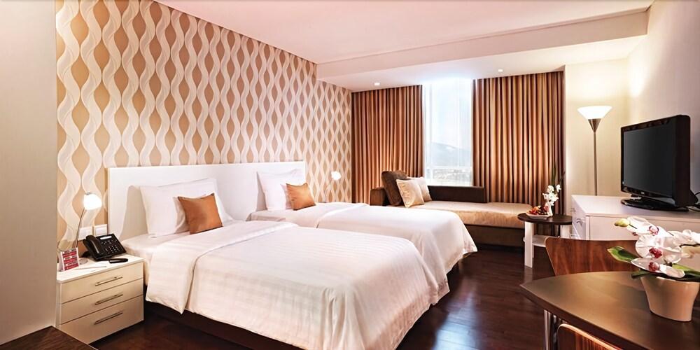 El Hotel Royale Bandung Exterior photo