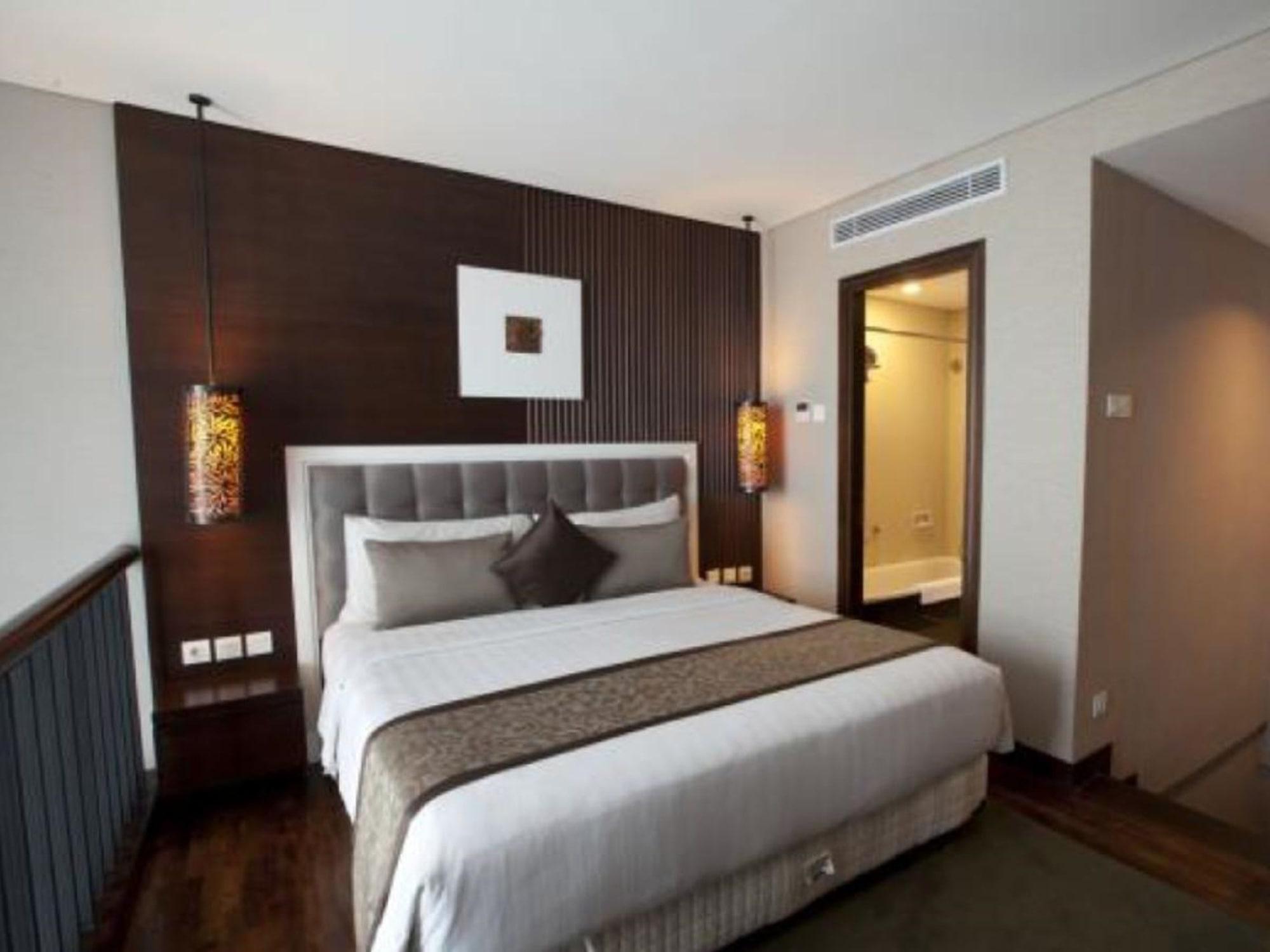 El Hotel Royale Bandung Exterior photo