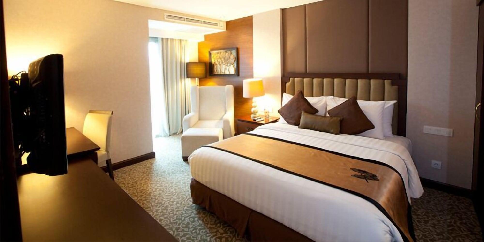 El Hotel Royale Bandung Exterior photo