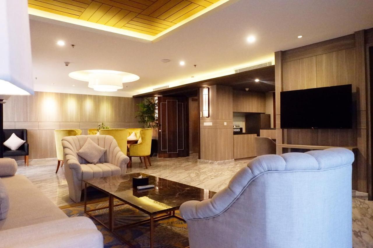 El Hotel Royale Bandung Exterior photo